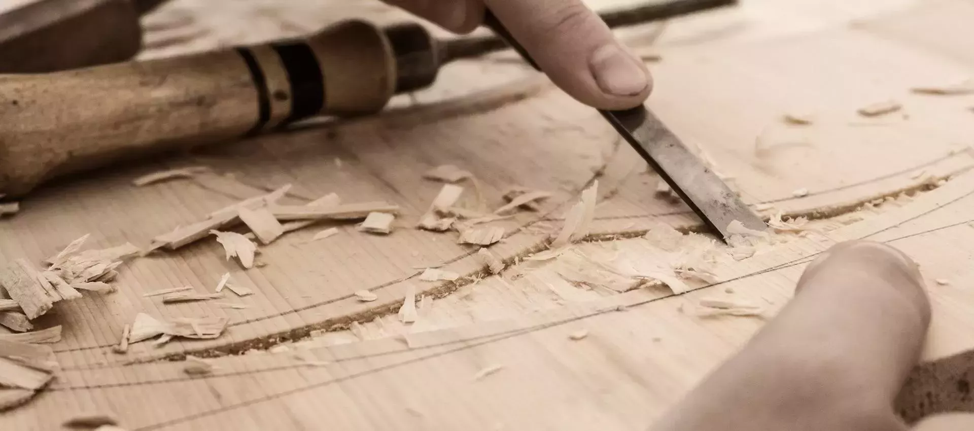 Výroba nábytku z masivního dřeva